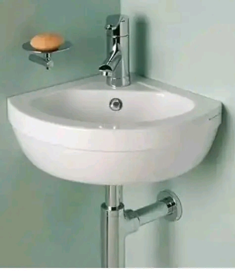 Bathroom wall hung toilet